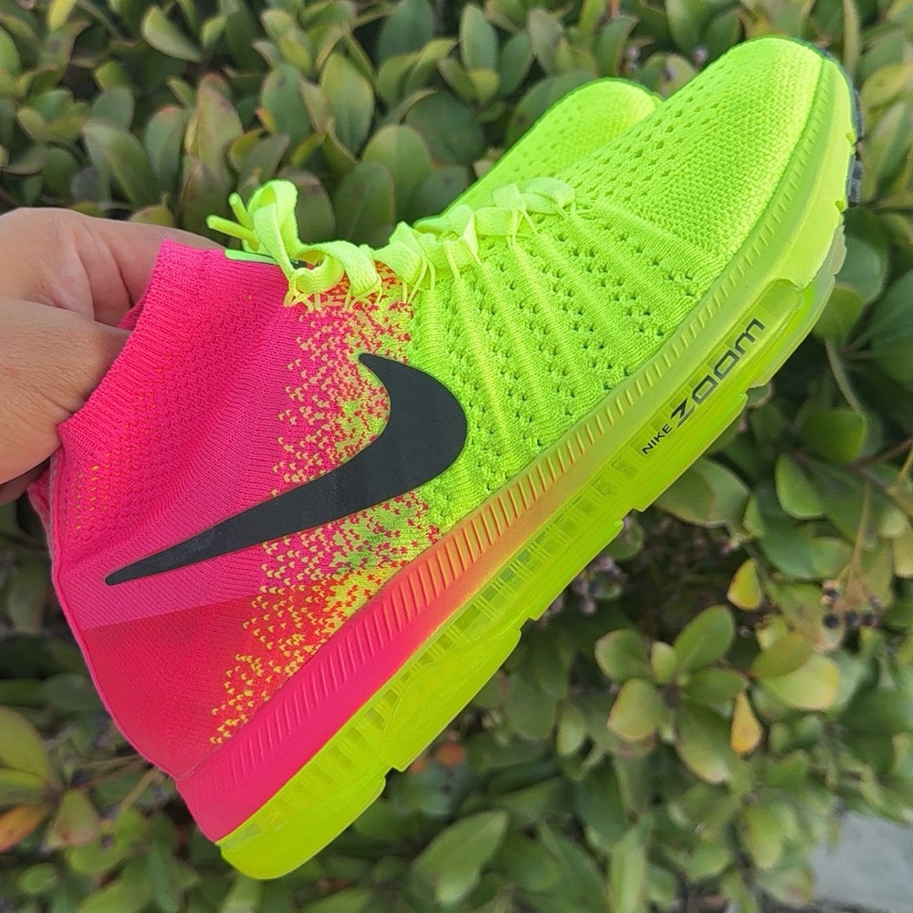 NIKE WOMEN | ZOOM ALL OUT | FLYKNIT | OC UNLIMITED 
SIZE 5.5